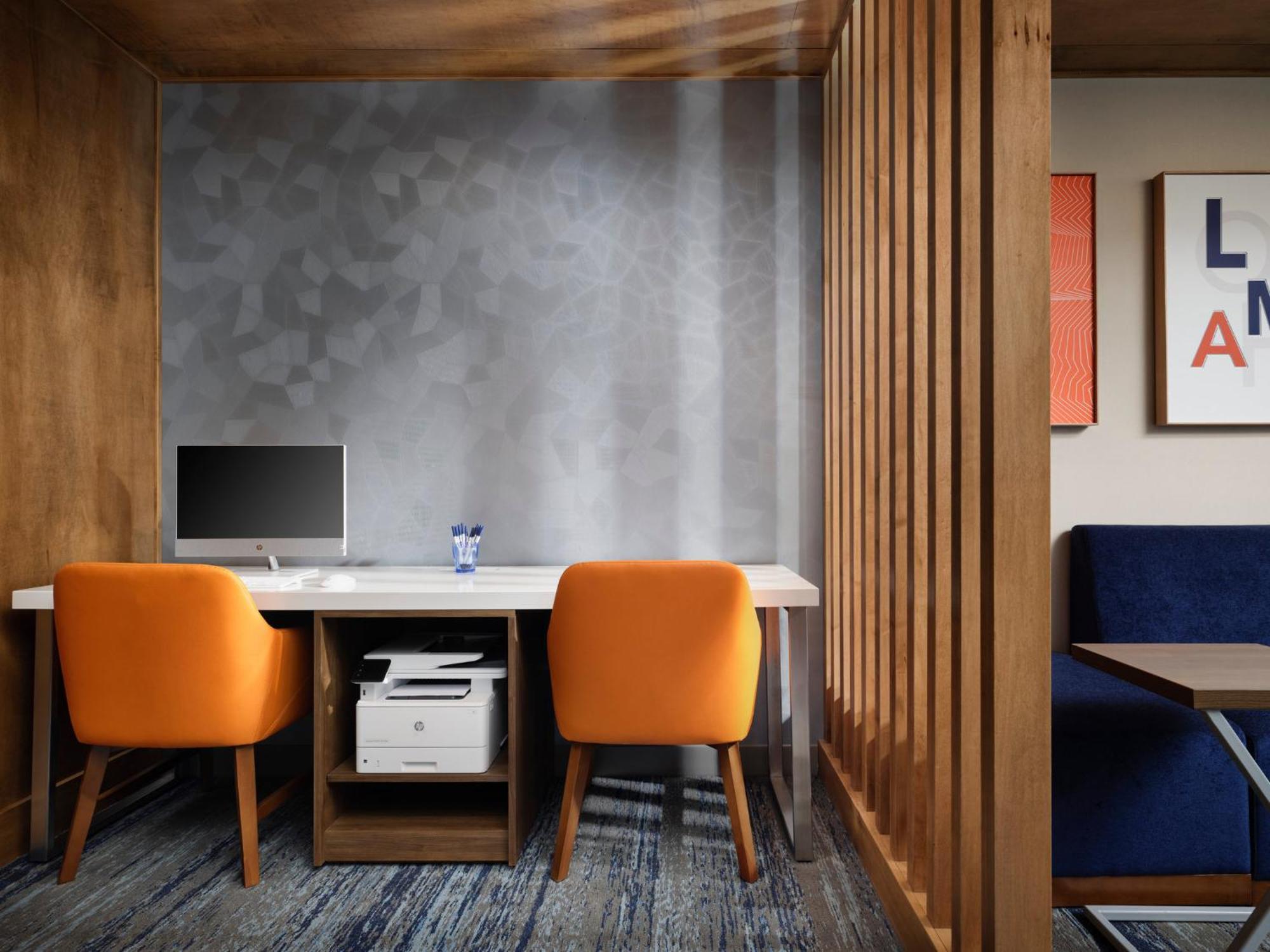 Holiday Inn Express & Suites Lima By Ihg Exterior foto